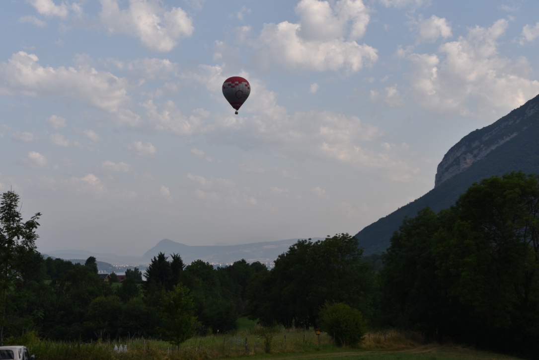 Petit vol en montgolfière pendant la canicule à Annecy