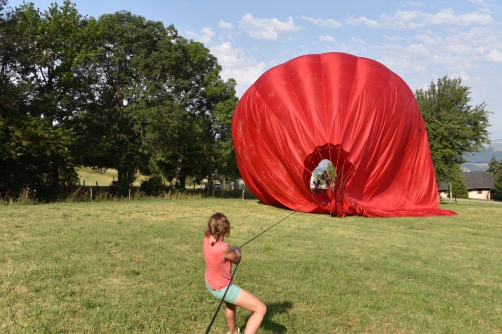 ho hise gonflage de la montgolfière